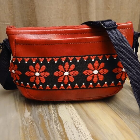 New Southwestern New Mexico style Shoulder Purse Tapestry trim Red Black Vinyl - Picture 1 of 12